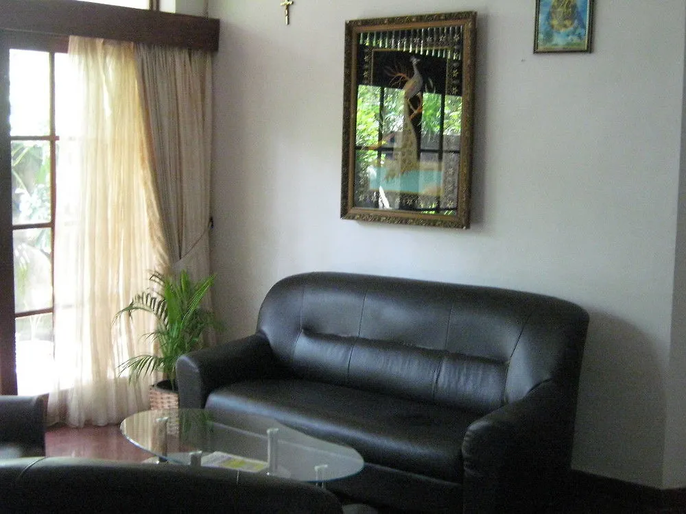 Zen Rooms Modern City Inn Negombo
