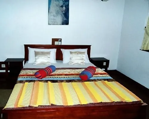 Zen Rooms Modern City Inn Negombo 2*,
