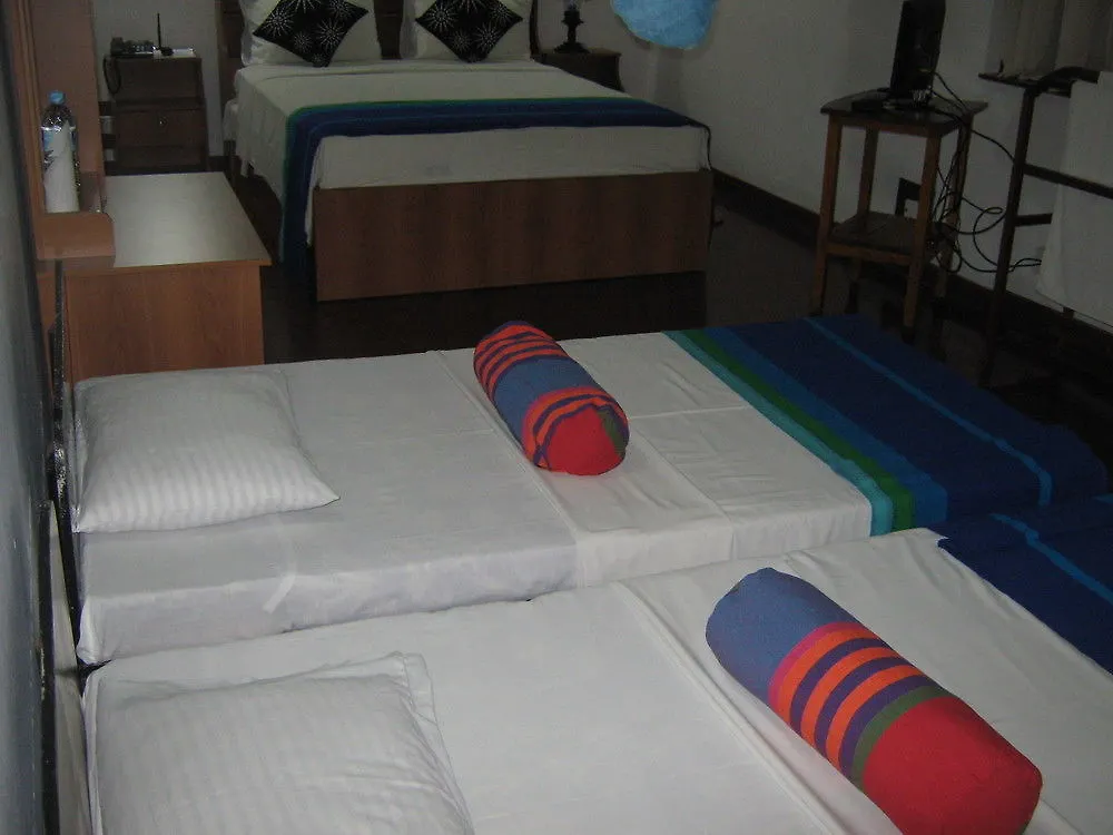 Zen Rooms Modern City Inn Negombo