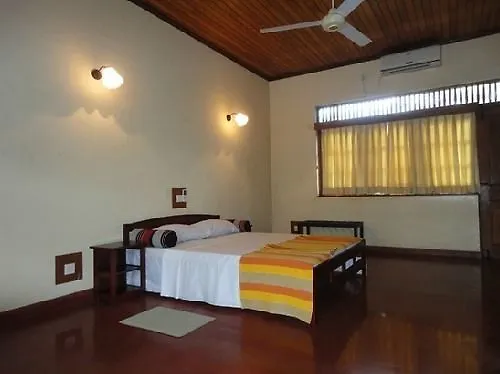 Zen Rooms Modern City Inn Negombo